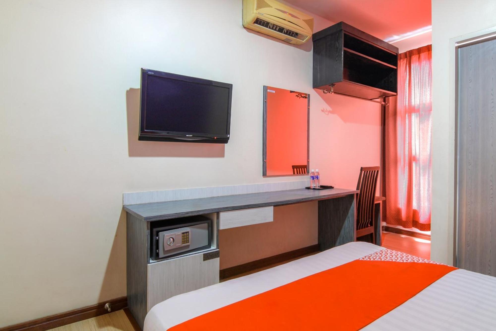 Super Oyo 43930 Hotel Esplanade Sandakan Bagian luar foto